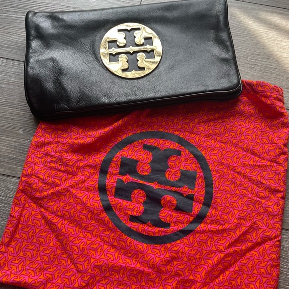 Tory Burch “Reva” Clutch Bag Black Leather Large Signature GOLD Medallion! - Picture 9 of 13